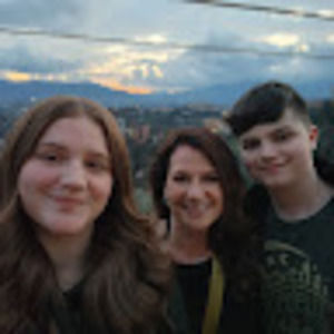 Meet your Posher, Debora